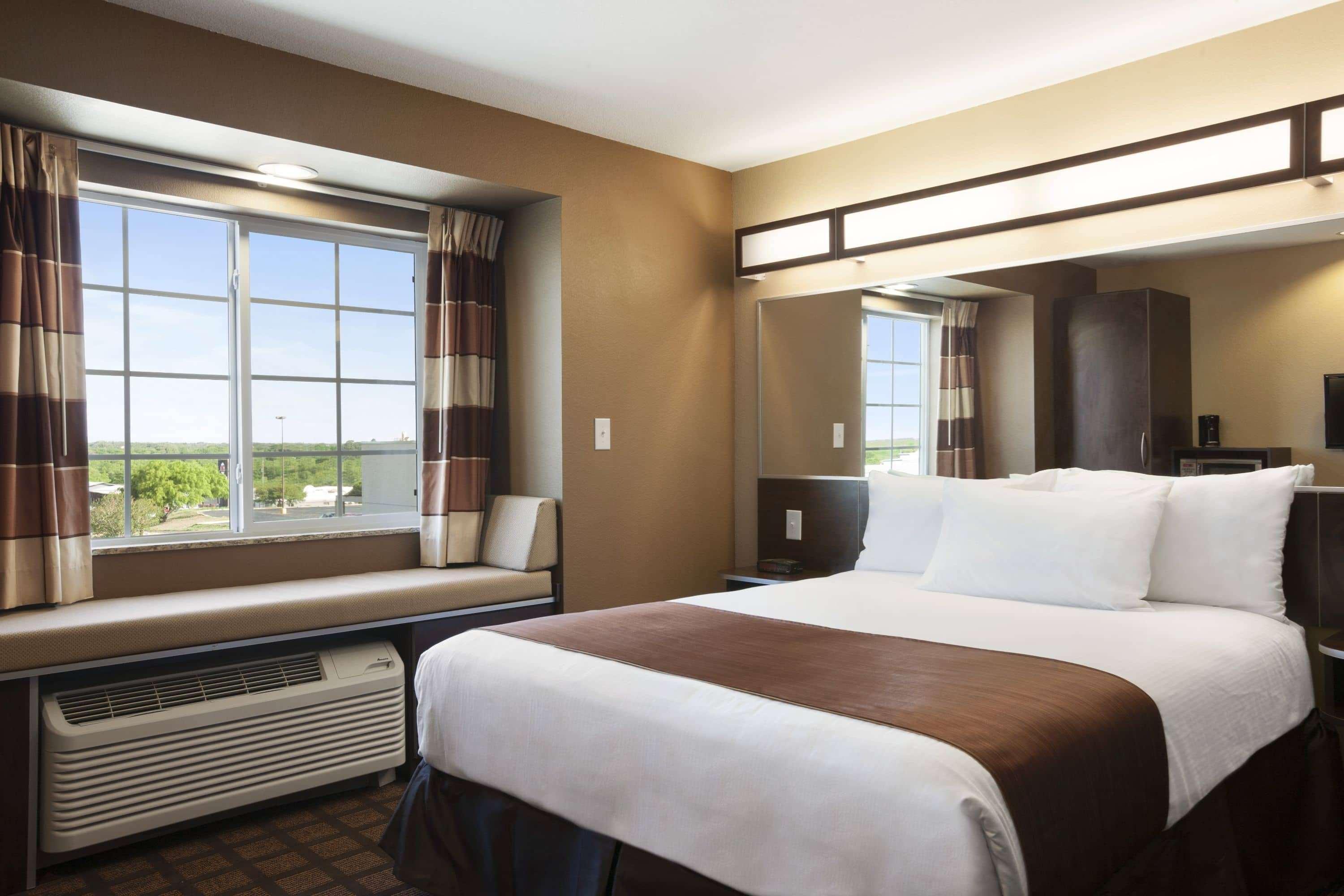 Microtel Inn & Suites Pleasanton Extérieur photo